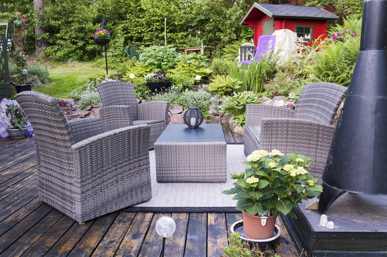 Patio with furnishings